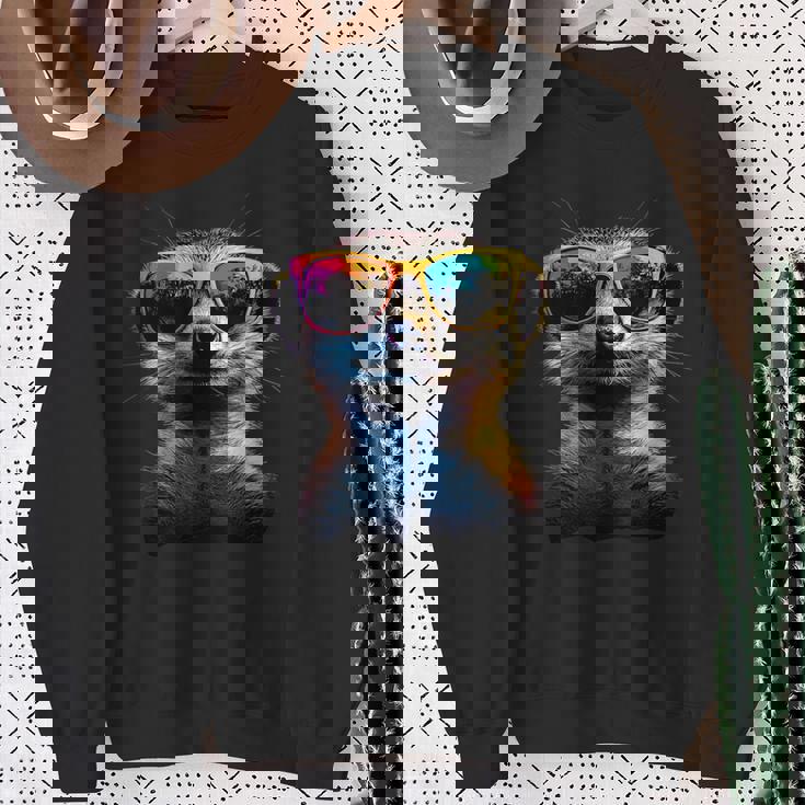 サングラスをかけたミーアキャット カラフルかわいいミーアキャット スウェットシャツ 年配の女性への贈り物