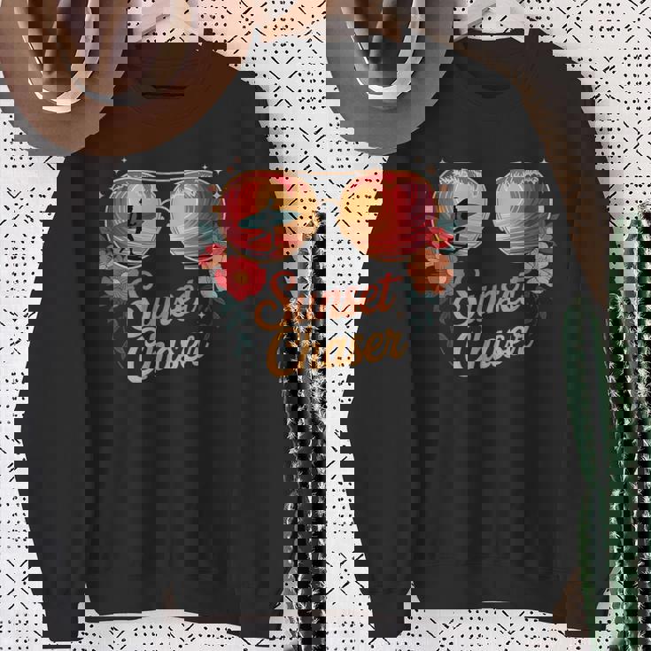 サンセット チェイサー サーフィン トロピカル バイブ スウェットシャツ 年配の女性への贈り物