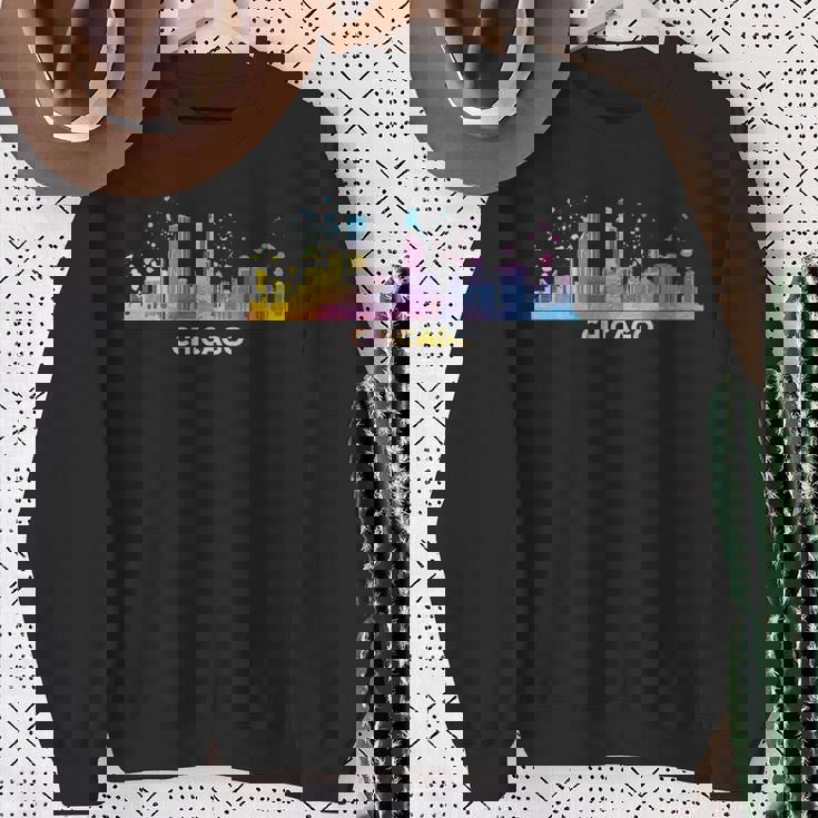 シカゴのスカイライン カラフル 街並み シカゴ スウェットシャツ 年配の女性への贈り物