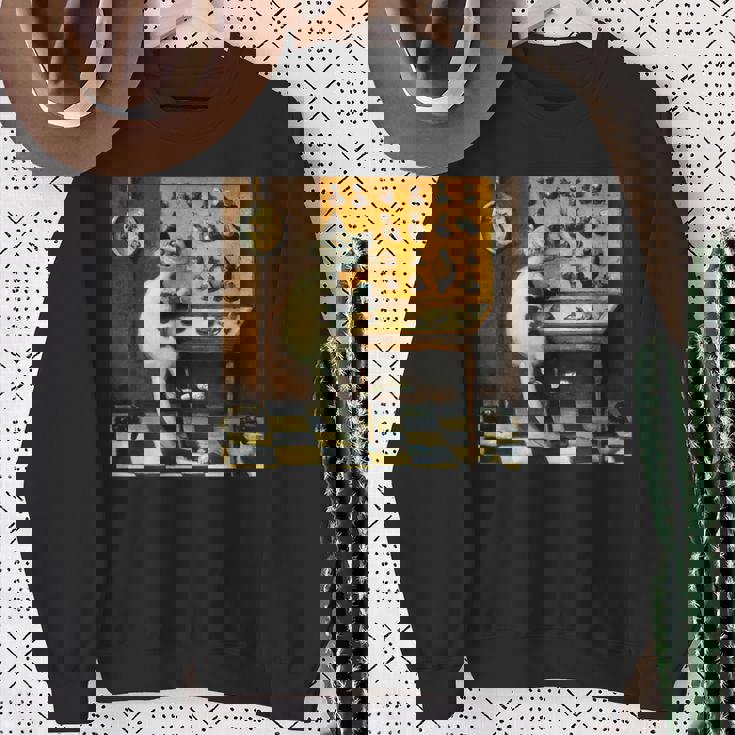 シュールレアリスト絵画 チェスをする猫とサルバドール・ダリ スウェットシャツ 年配の女性への贈り物