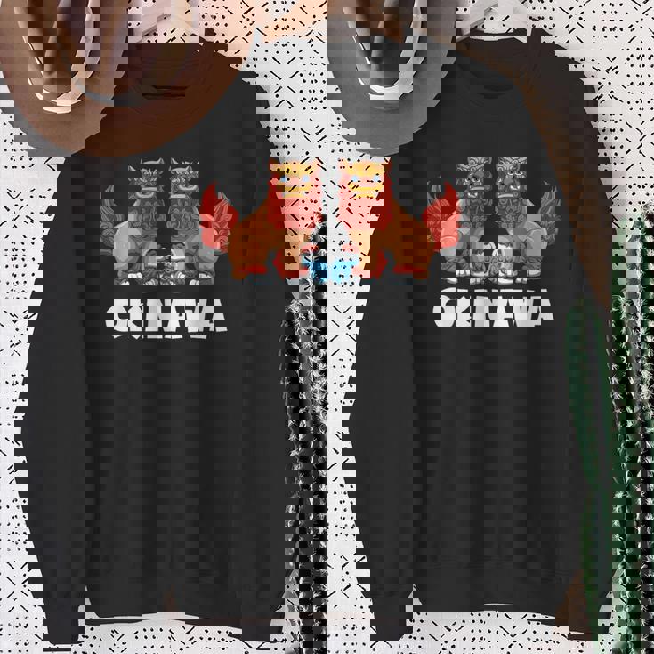 シーサー犬沖縄 スウェットシャツ 年配の女性への贈り物