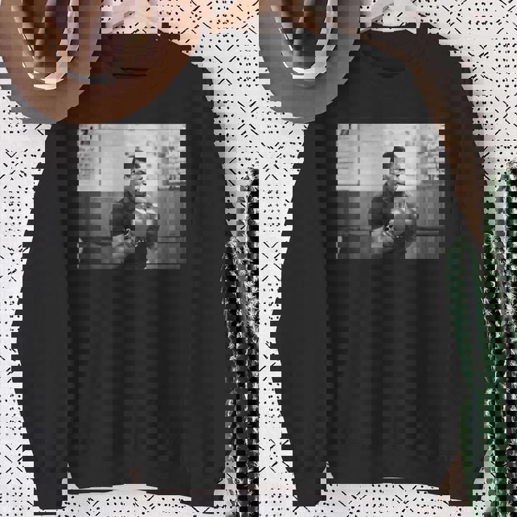 ジェームズ・ティリス対フランク・ブルーノのためにロンドンでボクシングマイク・タイソン。 スウェットシャツ 年配の女性への贈り物