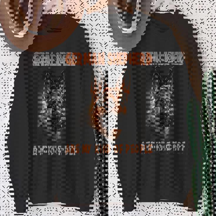 ジャーマンシェパードは私の好みのタイプ オーナー ジャーマンシェパード スウェットシャツ 年配の女性への贈り物