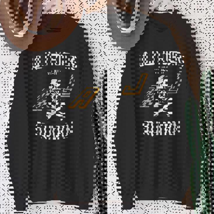 ジョリーロジャース ストライクファイター スクアドロンfa-103 デザイン スウェットシャツ 年配の女性への贈り物