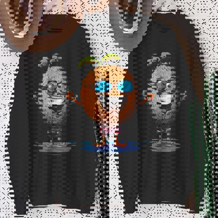 スイミングトランクとサングラスが付いた面白いココナッツ。 スウェットシャツ 年配の女性への贈り物