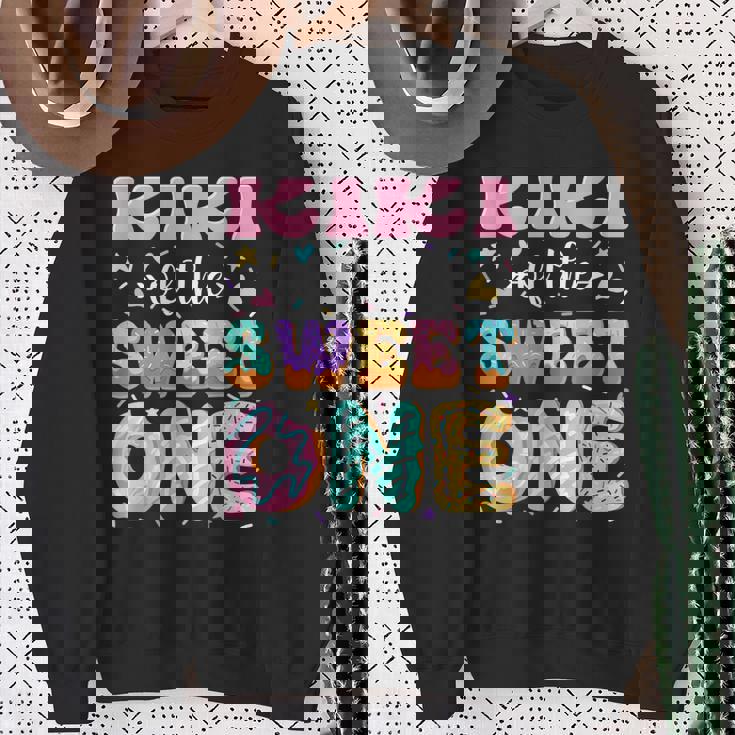 スイートワンのキキ ファーストバースデー お揃いファミリー スウェットシャツ 年配の女性への贈り物