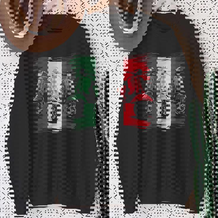 スクーター バイク バイク スクート イタリア国旗 原付スクーター スウェットシャツ 年配の女性への贈り物