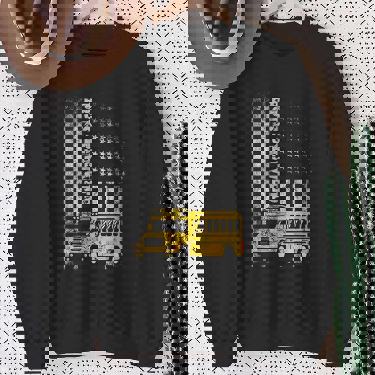 スクールバスドライバー アメリカ国旗 スクールバスドライバー用 スウェットシャツ 年配の女性への贈り物