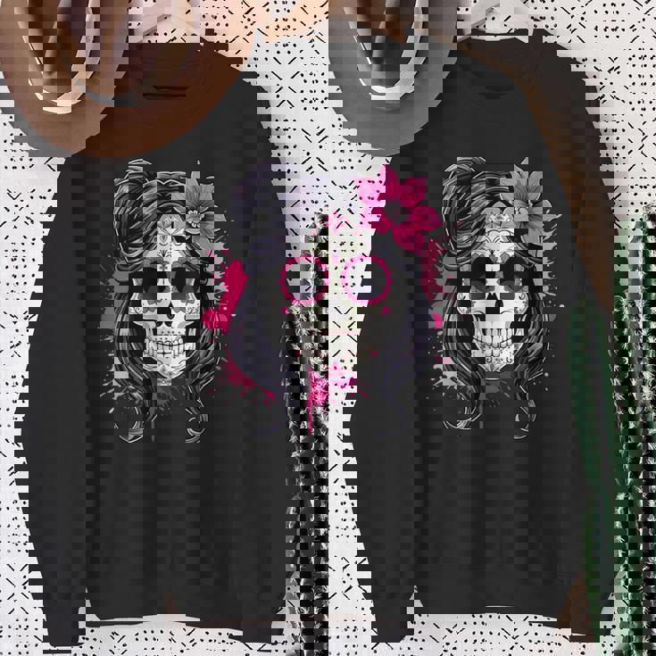 スタイリッシュなマゼンタ サクラ ムエルテ スカルデザイン Dia De Los Muertos スウェットシャツ 年配の女性への贈り物