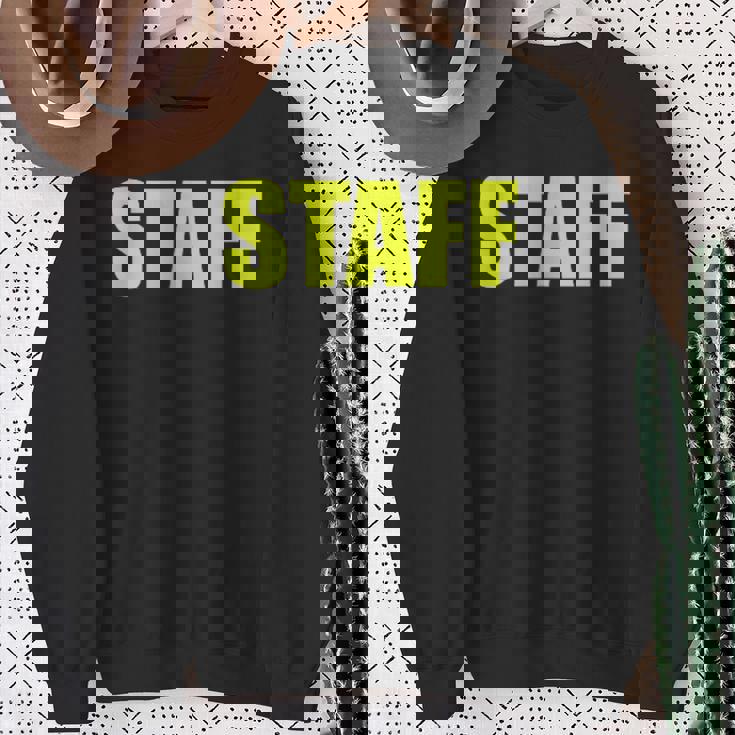 スタッフ社員 イベントスタッフ表裏 黄文字 スウェットシャツ 年配の女性への贈り物