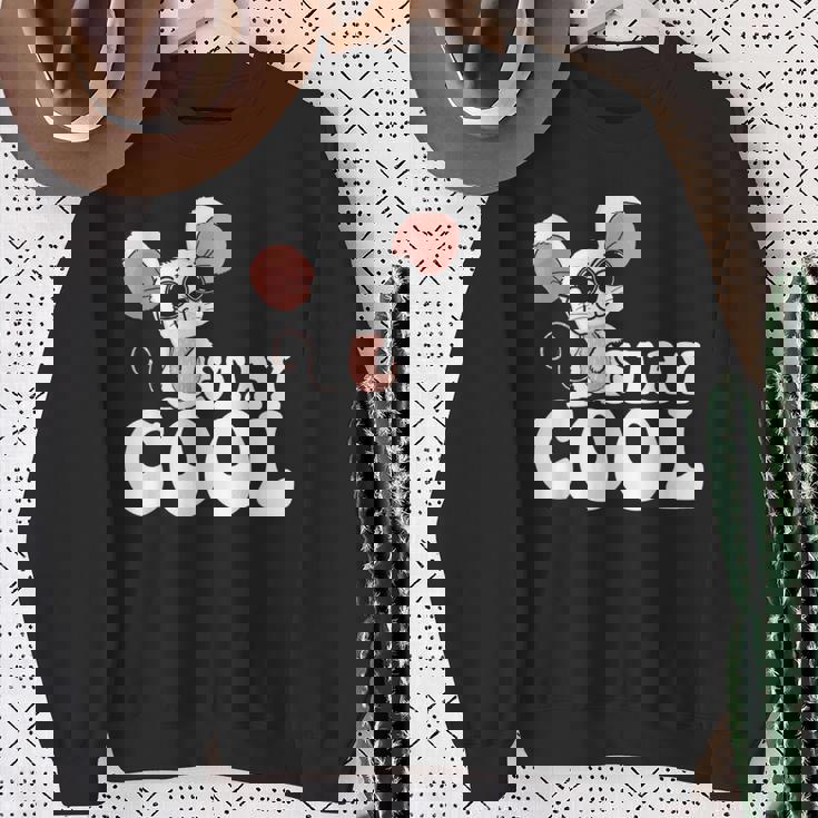 ステイ クール オーサム マウス ウェアリング サングラス 動物 ネズミ スウェットシャツ 年配の女性への贈り物