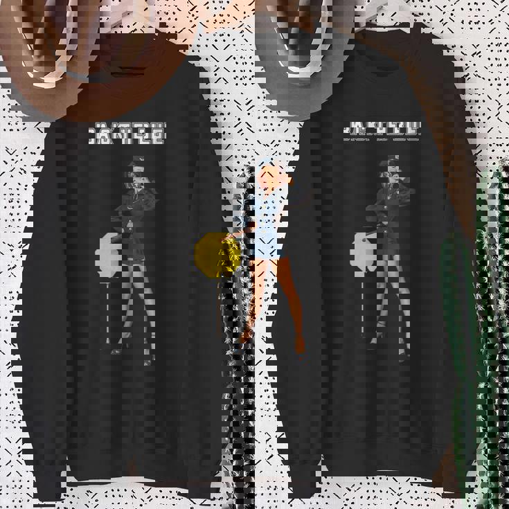 セクシー警察官、バックザブルーピンナップガール スウェットシャツ 年配の女性への贈り物