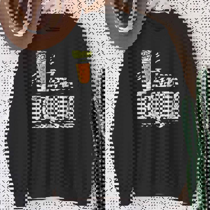 チーム・テキーラ・アイ・メキシカン・バー・アルコール・テキーラ・パーティー スウェットシャツ 年配の女性への贈り物