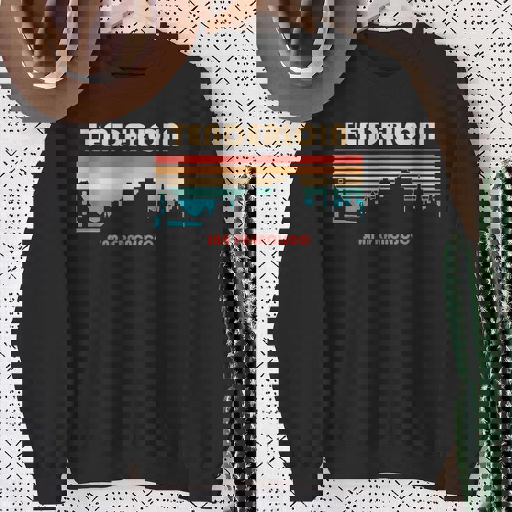 テンダーロイン サンフランシスコ カリフォルニア レトロ ヴィンテージ スウェットシャツ 年配の女性への贈り物