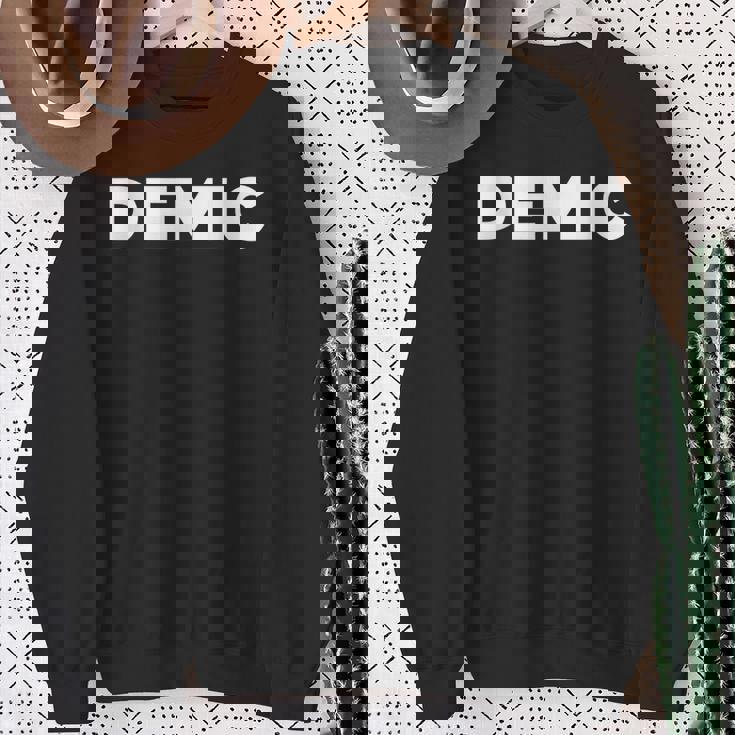 デミックボックスロゴ スウェットシャツ 年配の女性への贈り物