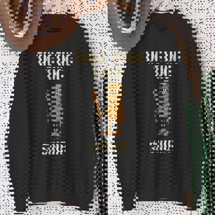 トゥン・トゥン・サフール面白いミーム スウェットシャツ 年配の女性への贈り物