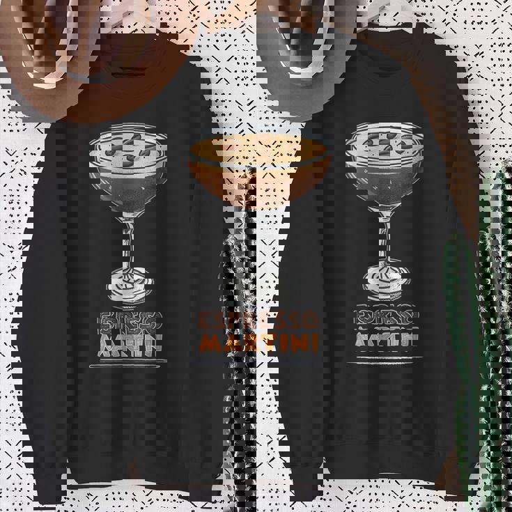 トレンディなエスプレッソマティーニコーヒーカクテル。 スウェットシャツ 年配の女性への贈り物