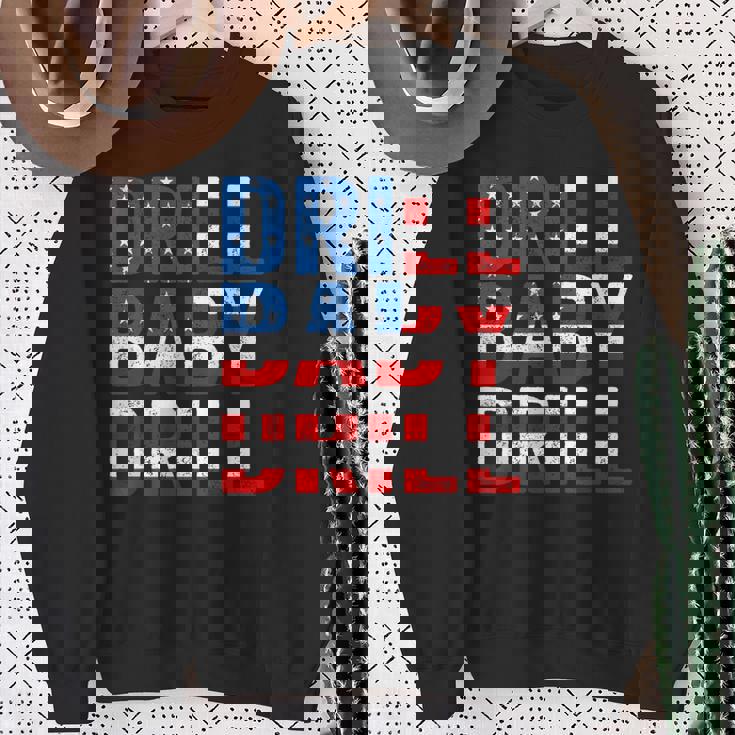 ドリル ベビー ドリル トランプ 2024 マーチ ドリル ベビードリル スウェットシャツ 年配の女性への贈り物