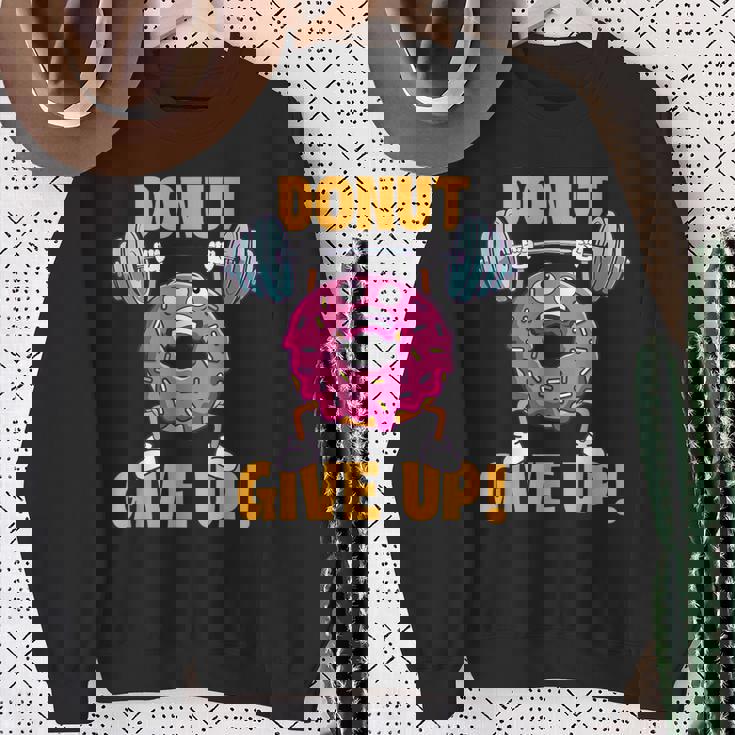 ドーナツギブアップ ワークアウト ジム ウェイトリフティング ボディービル スウェットシャツ 年配の女性への贈り物