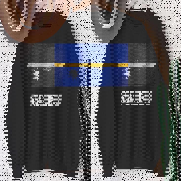 ナウルの国旗tシャツ スウェットシャツ 年配の女性への贈り物