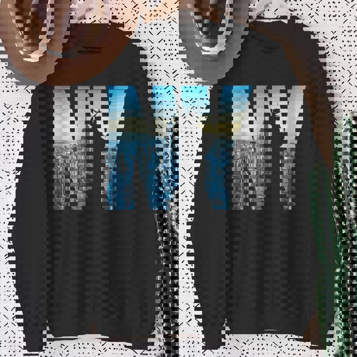 ニューヨーク市のデザインnyc自由の女神アーバン スウェットシャツ 年配の女性への贈り物