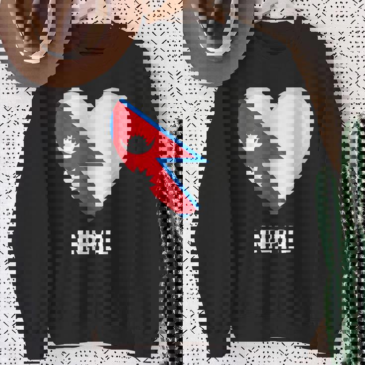 ネパール国旗シャツ スウェットシャツ 年配の女性への贈り物