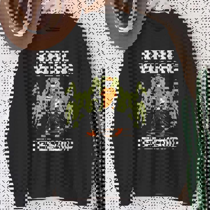 ノルディック ウォーキング ランニング スポーツ ハイキング フィットネス ウォーキング ランニング スウェットシャツ 年配の女性への贈り物