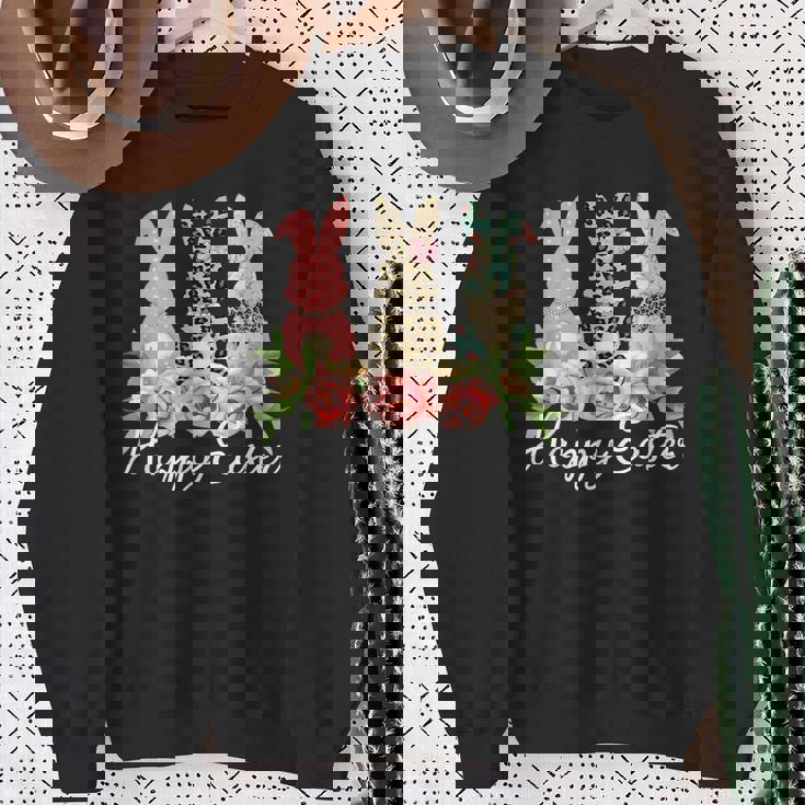 ハッピーイースター 3匹のウサギ 春のハント 卵 おもしろウサギ スウェットシャツ 年配の女性への贈り物