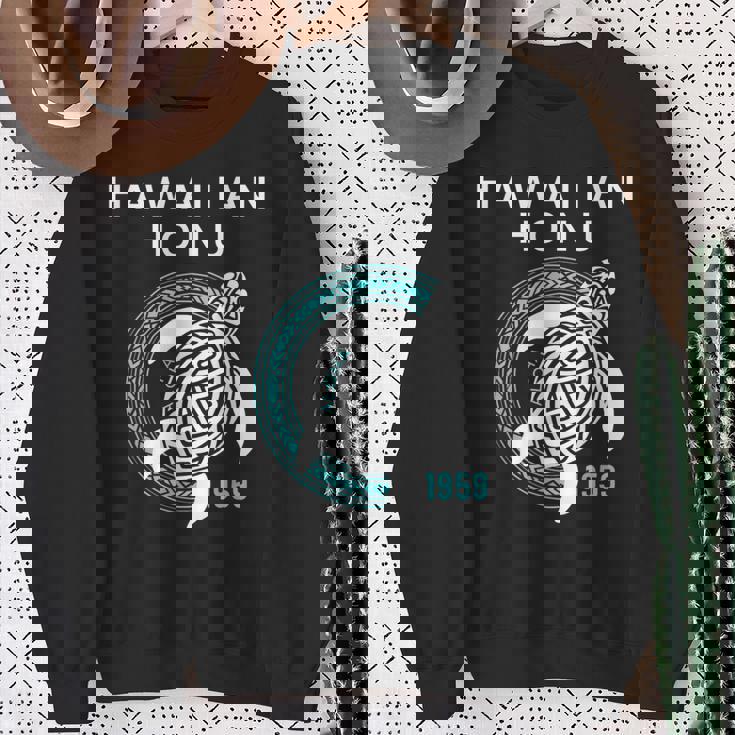 ハワイアン ホヌ ポリネシア トライバル ウミガメ ハワイ エスト 1959 スウェットシャツ 年配の女性への贈り物