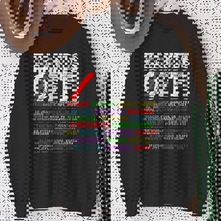 ハンズオフ抗議 社会保障とメディケア抗議 スウェットシャツ 年配の女性への贈り物