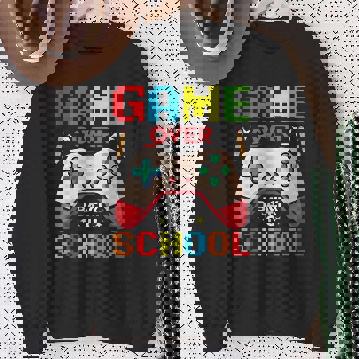 バック・トゥ・スクール-ゲームオーバーバック・トゥ・スクール スウェットシャツ 年配の女性への贈り物