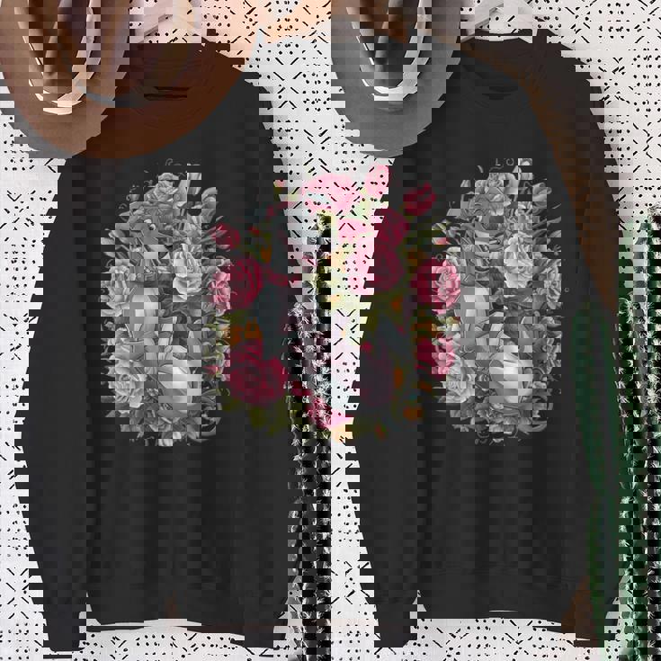 バラとチューリップを持つイタリアン・グレーハウンド犬 スウェットシャツ 年配の女性への贈り物