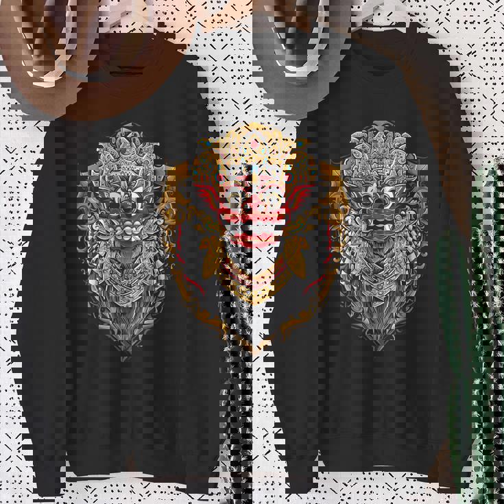 バリ島 バロンマスク バリの神話 邪悪な魔女 神殿 悪魔の女王 ガルダ 神 インドネシア 古い習慣 お土産 ウブド 伝統 スウェットシャツ 年配の女性への贈り物