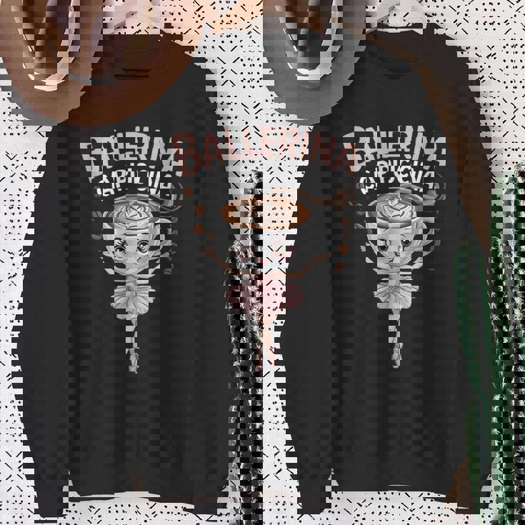 バレリーナ カプチーナ 気まぐれなミームtシャツ スウェットシャツ 年配の女性への贈り物