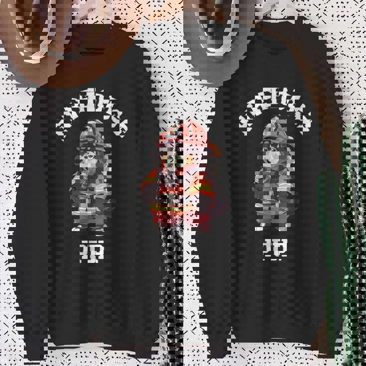 バーニーズマウンテンドッグ ファイヤーハウス パップ 面白い 消防士 スウェットシャツ 年配の女性への贈り物