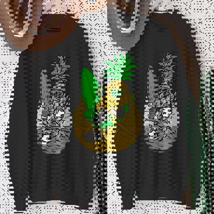 パイナップル サーファー サングラス ハワイ ハワイアン アロハ メンズ レディース スウェットシャツ 年配の女性への贈り物