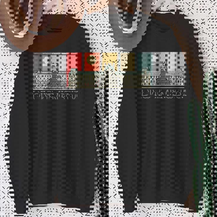 パリのルーブル美術館 フランス観光 スウェットシャツ 年配の女性への贈り物