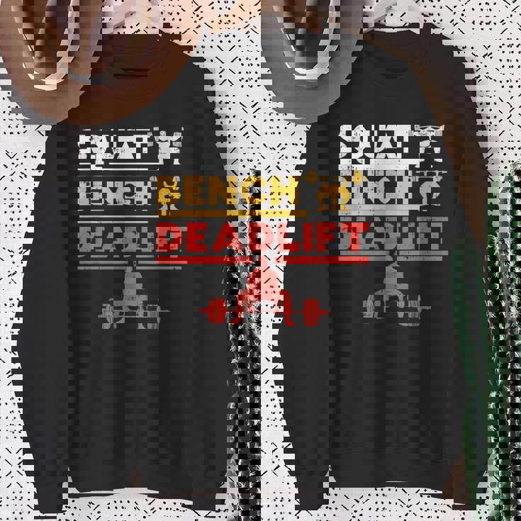 パワーリフティング、スクワット、ベンチ、デッドリフト、ウェイトリフティングtシャツ スウェットシャツ 年配の女性への贈り物