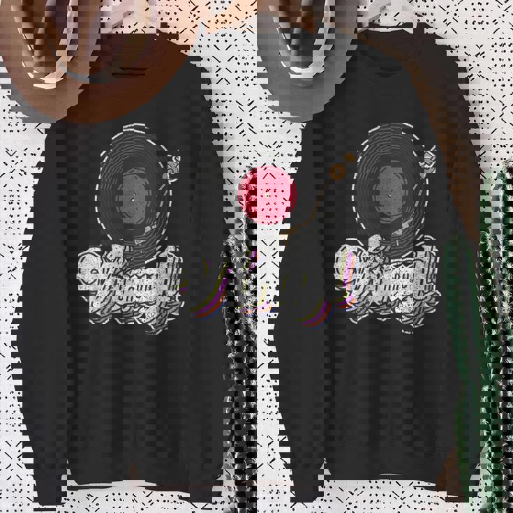 ビニールレコードプレーヤー I ターンテーブルプレーヤー I レトロ音楽 スウェットシャツ 年配の女性への贈り物