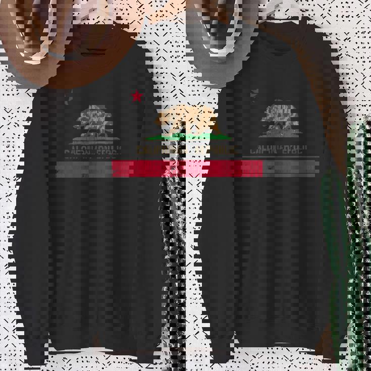 ビンテージ1846年カリフォルニアベアリパブリックカリフォルニア州旗 スウェットシャツ 年配の女性への贈り物