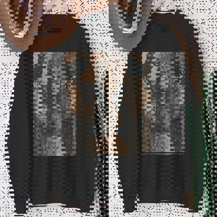 ビンテージ魔女魔女魔術師と猛禽フクロウ鳥ゴスゴシック。 スウェットシャツ 年配の女性への贈り物