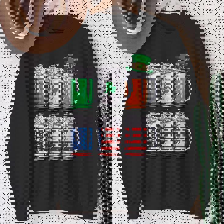 ビール聖パトリックデー メンズ アイルランドのアメリカ国旗 ドリンクマグ スウェットシャツ 年配の女性への贈り物