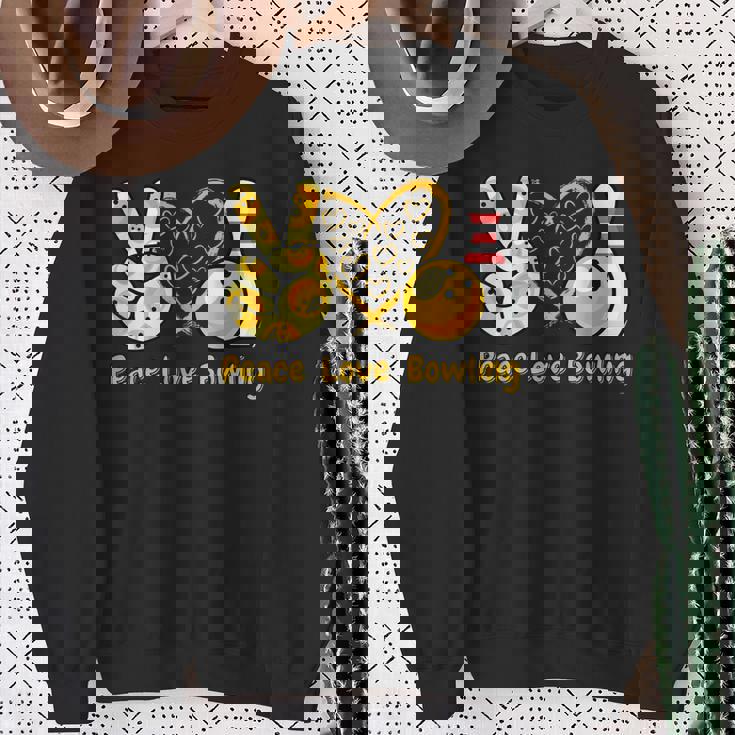 ピース・ラブ・ボウリング スウェットシャツ 年配の女性への贈り物