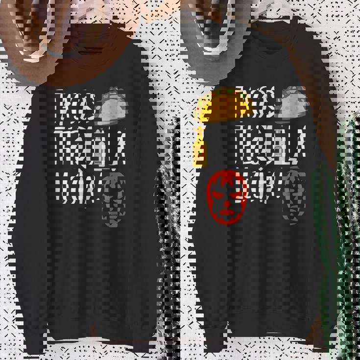 ファニー ルチャリブレ タコス テキーラ ルチャドールとファンへのギフト スウェットシャツ 年配の女性への贈り物