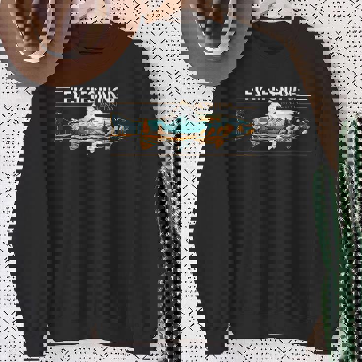 フライフィッシング モンタナ レトロ 風景 トラウト シルエット スウェットシャツ 年配の女性への贈り物