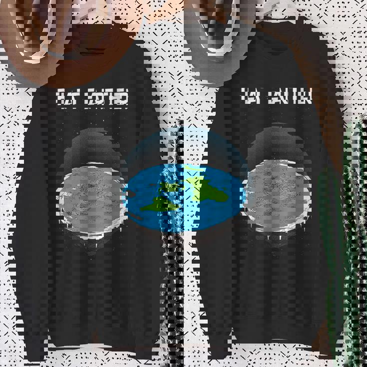 フラットアースマップ 陰謀 スウェットシャツ 年配の女性への贈り物