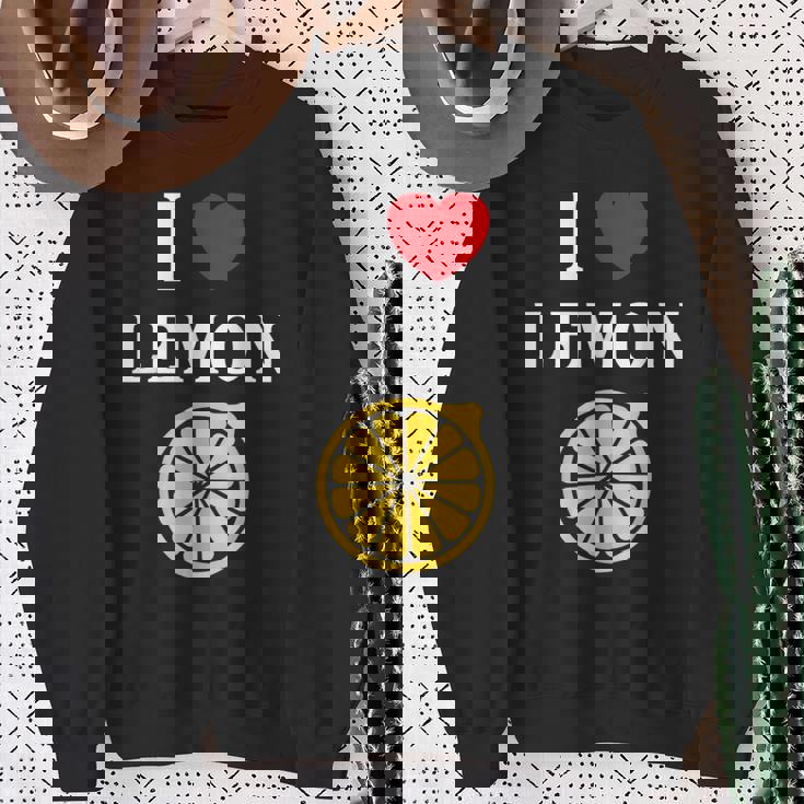 フルーツ レモン 面白いユーモア かわいい シンプル 小さなレモン I Love Lemon スウェットシャツ 年配の女性への贈り物