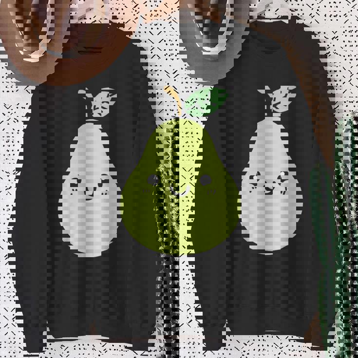 フルーツ 梨 小さなミニマリストのシンプルな梨 スウェットシャツ 年配の女性への贈り物