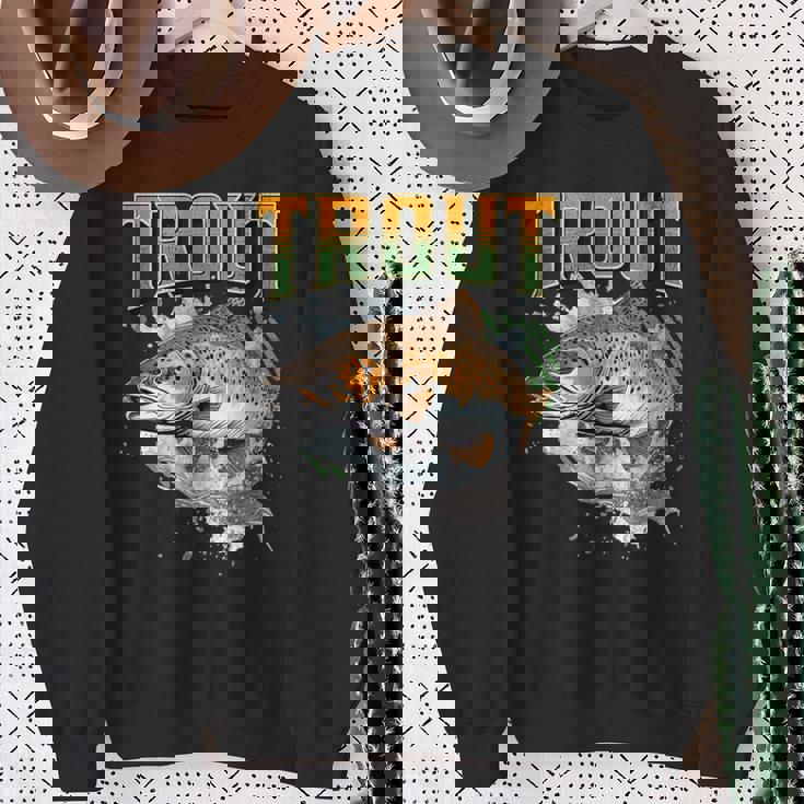 ブラウントラウト 釣り アウトドア 自然愛好家 淡水魚 スウェットシャツ 年配の女性への贈り物