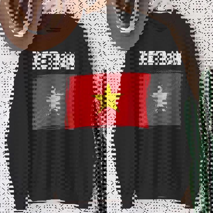 ベトナム国旗 ホリデー ビンテージ グランジ ベトナム国旗 スウェットシャツ 年配の女性への贈り物